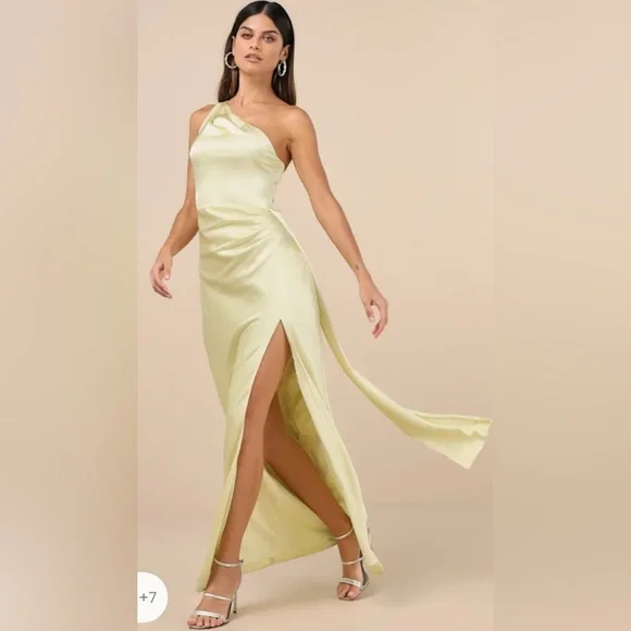 Signature elegance pale Yellow satin maxi dress - Picture 1 of 3